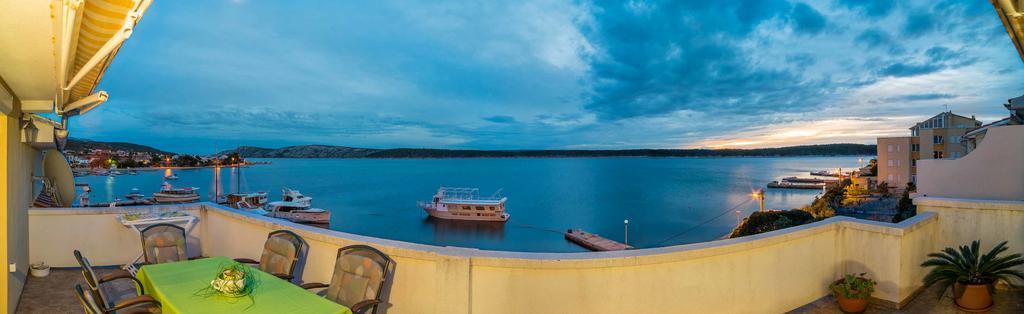 Captain'S Apartment Barbat na Rabu Exterior photo